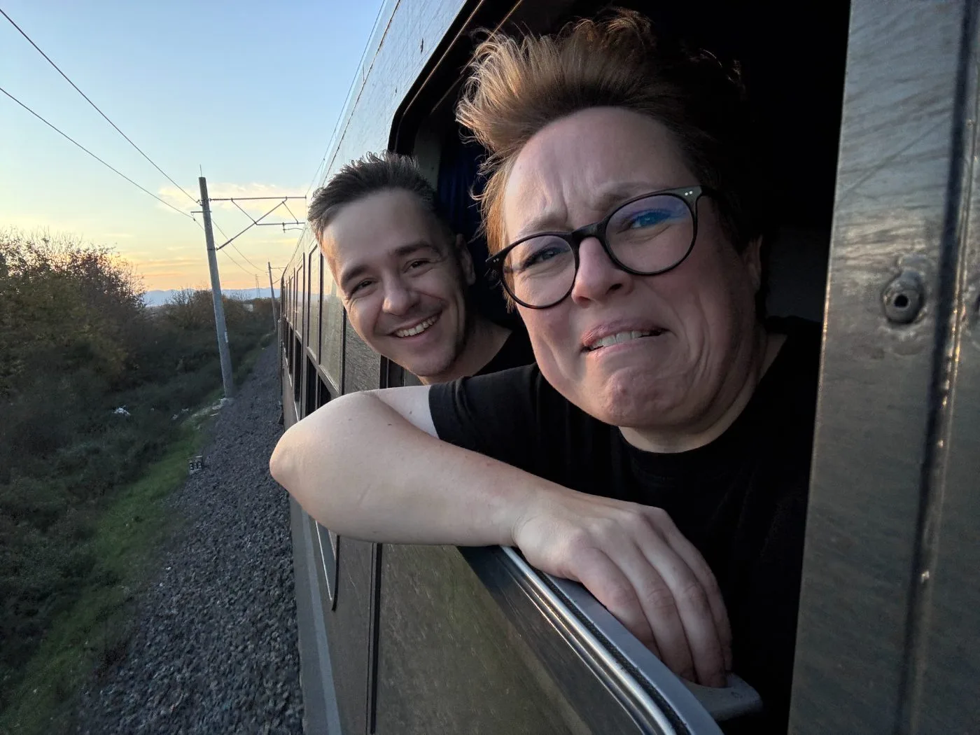 Cari und Mathias im Zug